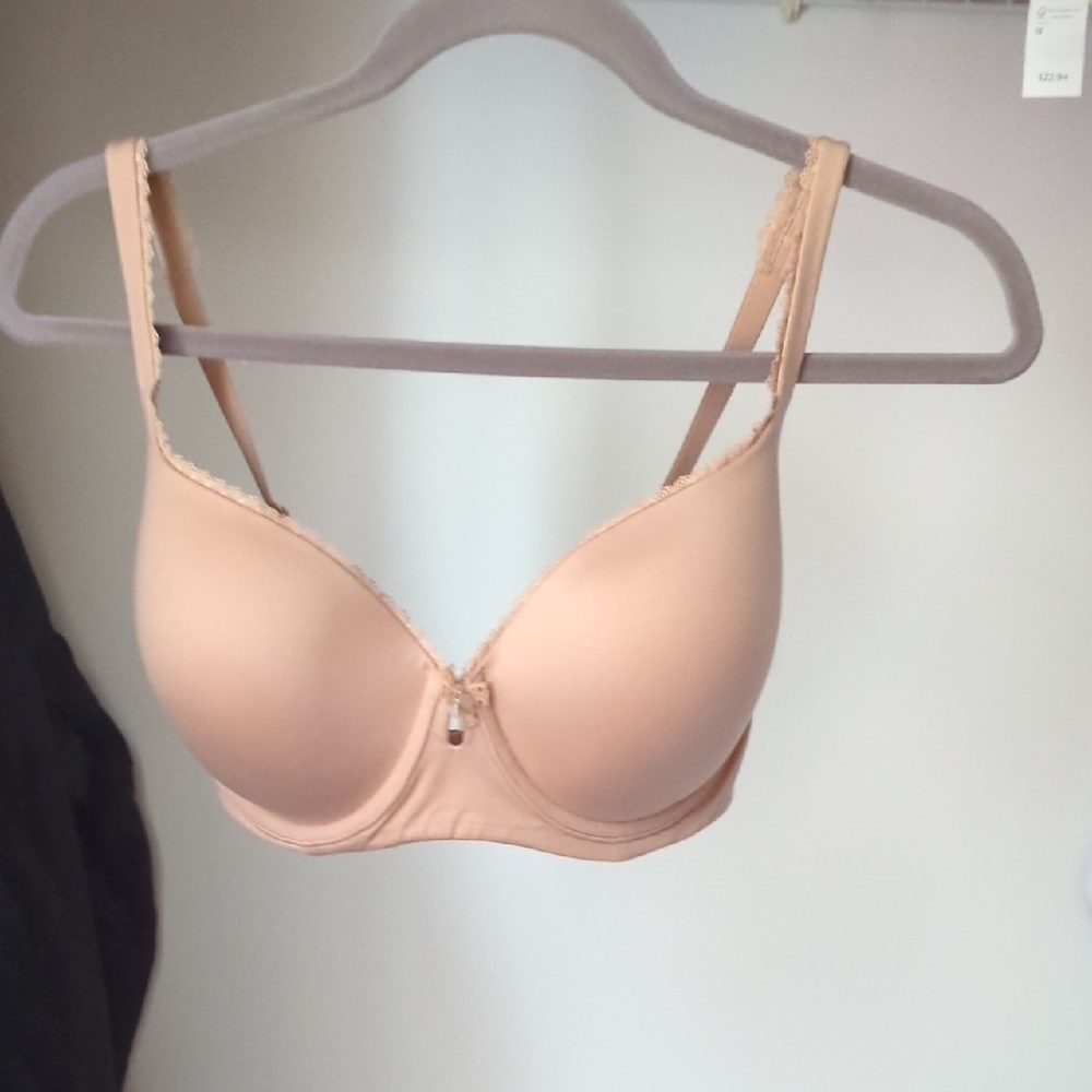 Victoria's Secret Body By Victoria Lined Demi Bra 34DDD
